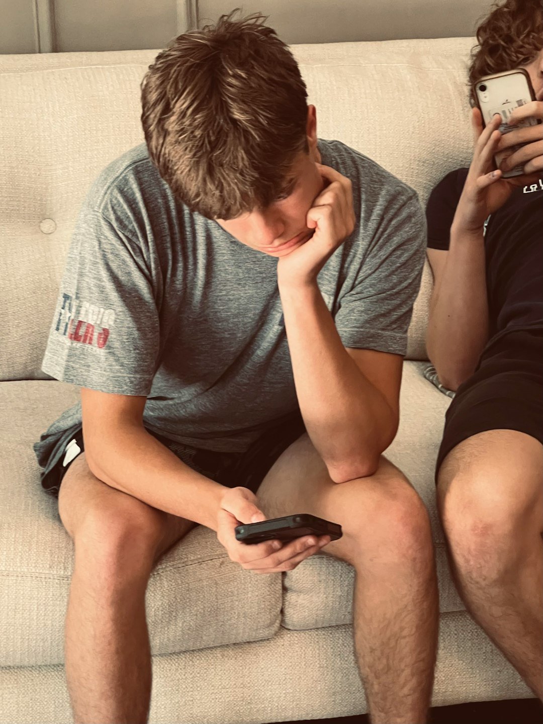Two friends texting and having an honest conversation on phone, icl meaning
